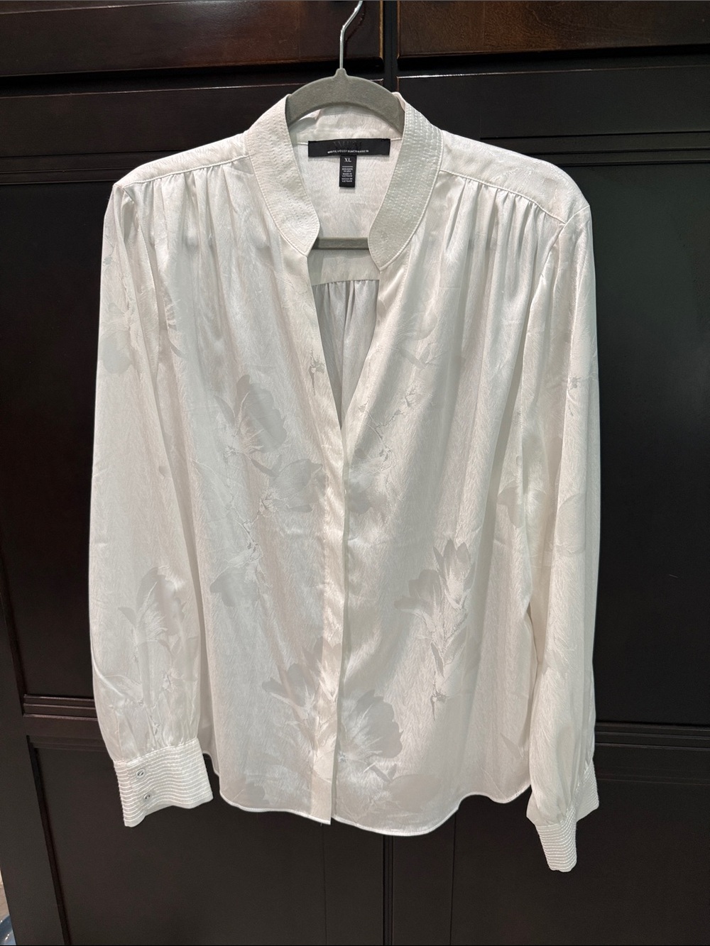 White House Black Market Ivory Floral Jacquard Long Sleeve Blouse